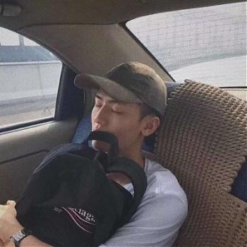 每周头像_个性男生气质阳光的微信头像